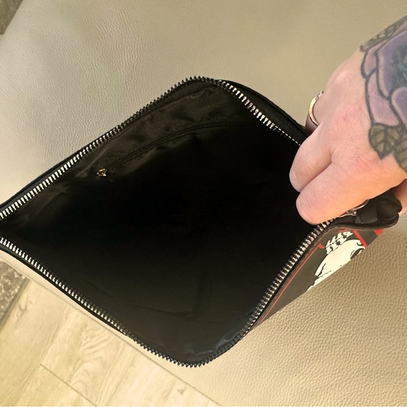 Carnival noir large pouch wristlet - Picture 3 of 4